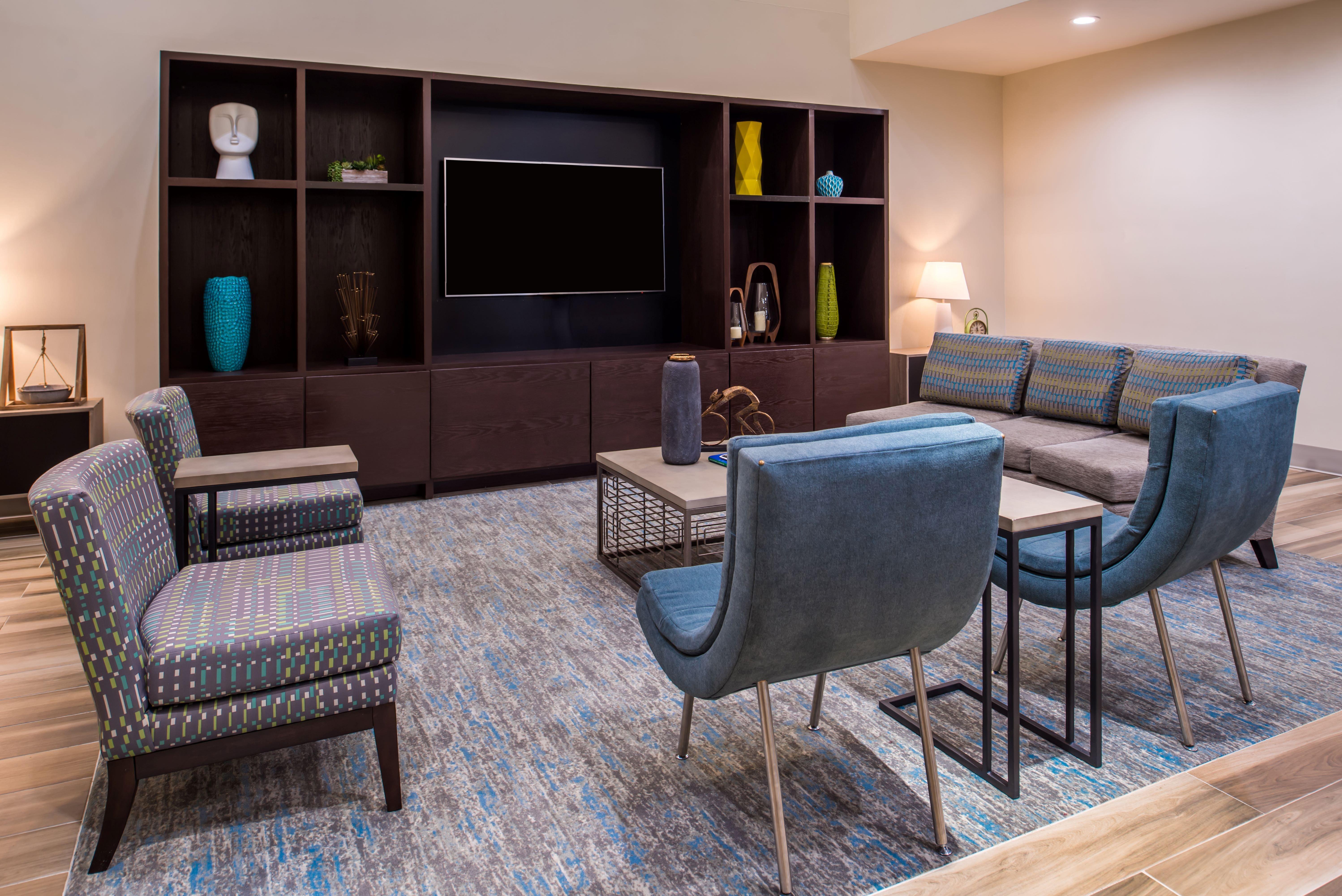Holiday Inn And Suites Addison By Ihg Exterior foto
