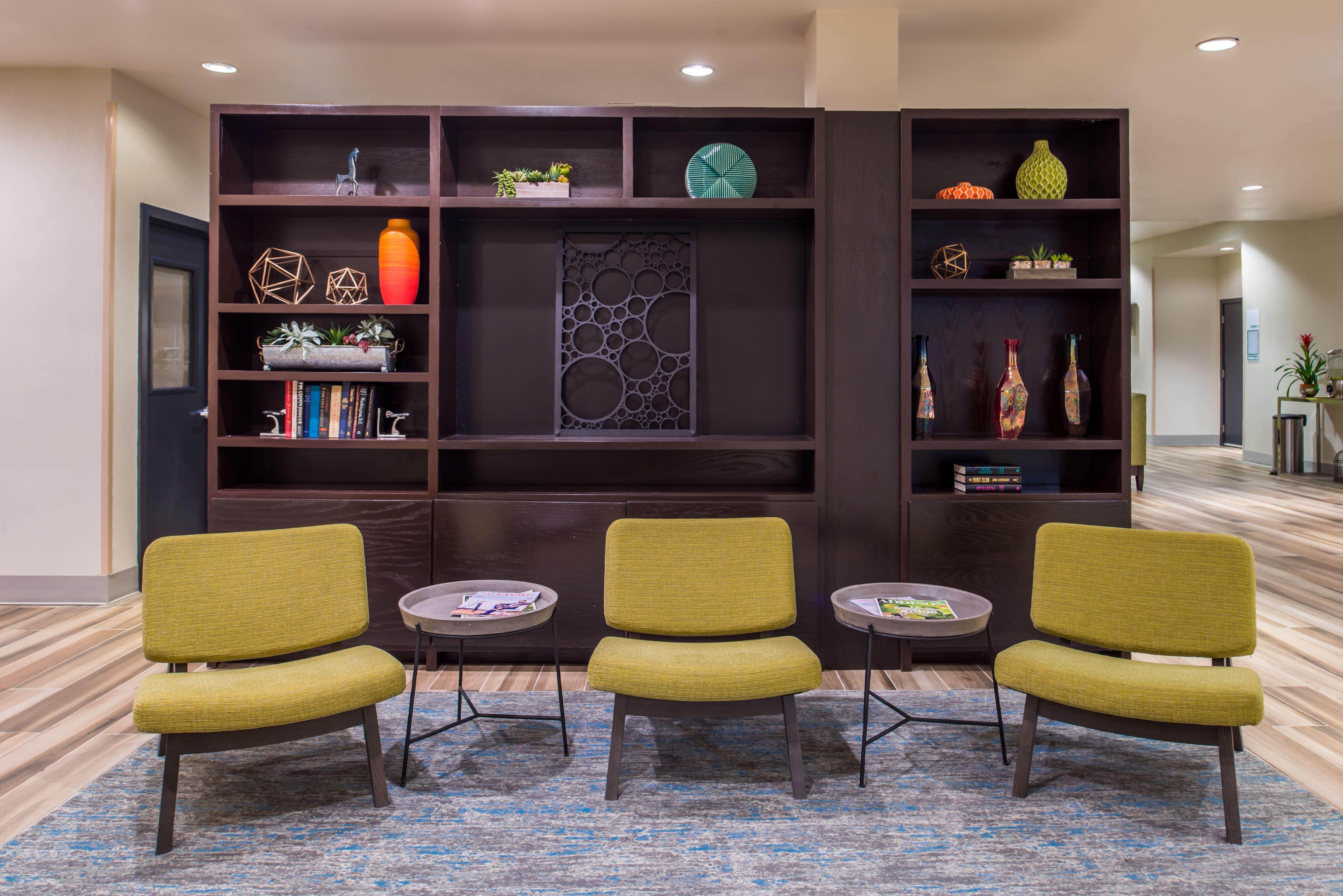 Holiday Inn And Suites Addison By Ihg Exterior foto
