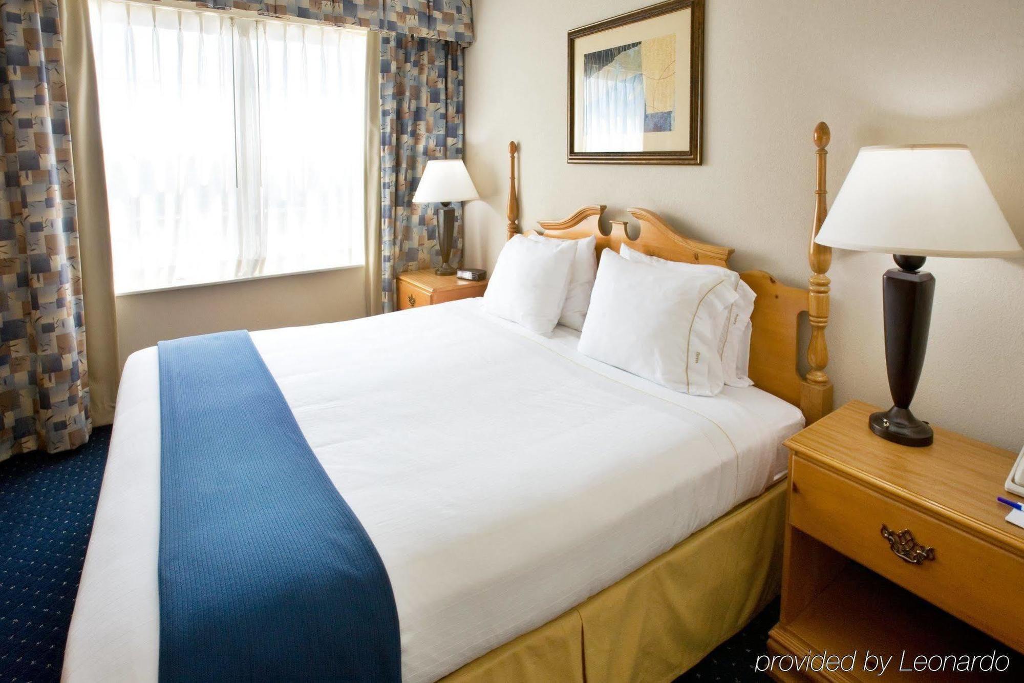 Holiday Inn And Suites Addison By Ihg Quarto foto